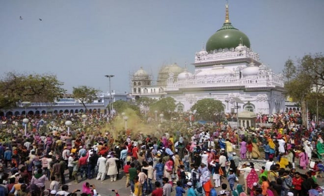 होली पर इस दरगाह में बरसते हैं प्यार के सूफियाने रंग, हिन्दू मुस्लिम सौहार्द की है बेजोड़ मिसाल