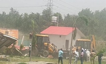 Noida Farm House News : प्रयागराज हाईकोर्ट ने नोएडा के डूब क्षेत्र में स्थित सैकड़ों अवैध Farm House के मालिकों और नोएडा प्राधिकरण से 20 दिनों के अंदर जवाब मांगा! 