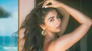 Pooja Hegde, South Actresses flopped in Bollywood