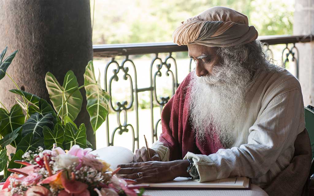 isha foundaction founder Sadhguru Jaggi Vasudev