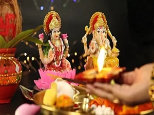 Maa Lakshmi's Aarti