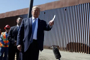 Trump's proposal build wall US-Mexico border