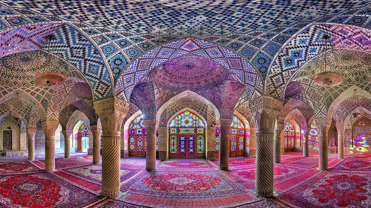 Nasir-ol-Molk, Mosque