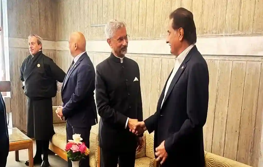 Jaishankar Met Sardar Ayaz Sadiq