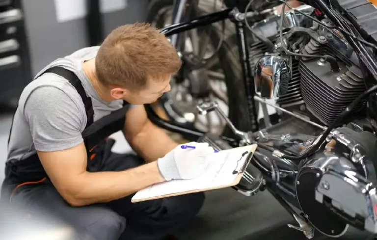 Bike maintenance tips: बाइक की उम्र बढ़ानी है? तो अपनाएं ये आसान मेंटेनेंस टिप्स और बचाएं हजारों रुपये Bike Maintained, Bike Maintenance tips