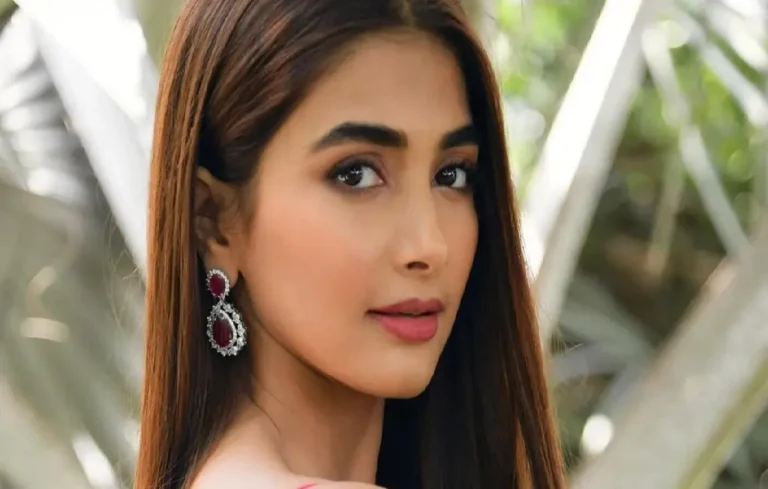 Pooja Hegde Latest Controversy: पूजा हेगड़े का बड़ा खुलासा, साउथ फिल्म की शूटिंग के दौरान स्टार एक्टर के बुरे व्यवहार पर जताई नाराजगी Pooja Hegde, Pooja Hegde latest controversy