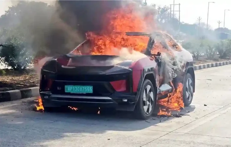 Electric vehicle fire accidents: EV की रफ्तार या खतरे की घंटी? तीन साल में हजारों हादसों ने बढ़ाई चिंता, क्या ये गाड़ियां सुरक्षित हैं? Electric vehicle fire accidents