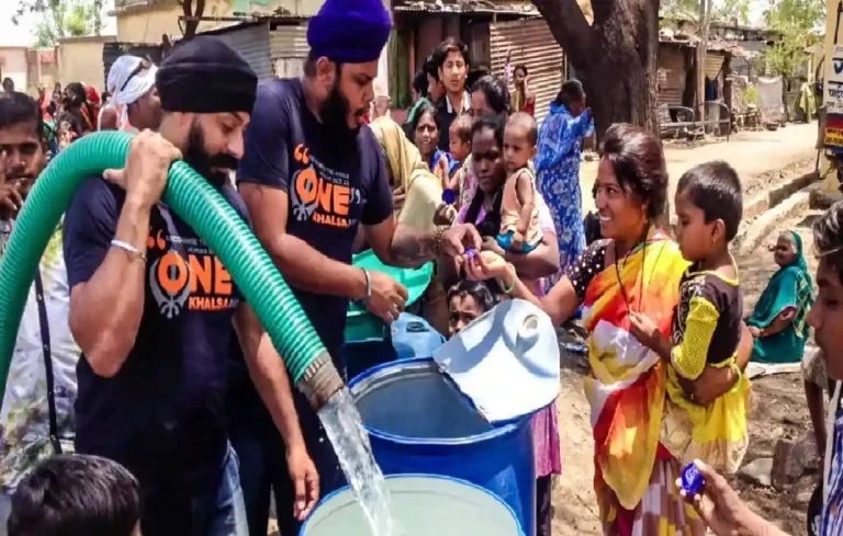 Khalsa Aid in Canada: आपदाओं के बीच उम्मीद की वो किरण, जिसने सिखों को दिलाई वैश्विक पहचान Khalsa Aid in Canada