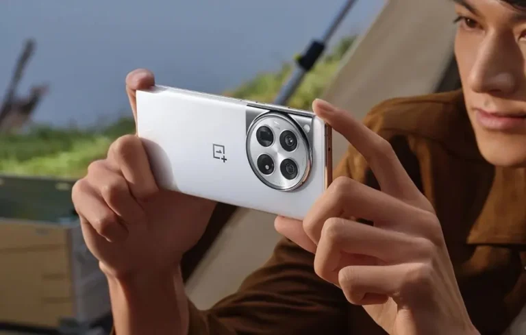 OnePlus 12 पर 19,000 रुपये की जबर्दस्त छूट: अमेज़न पर बंपर ऑफर के साथ अब बन गया मिड-बजट हीरो OnePlus Phone Offer