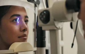 Eye health warning signs