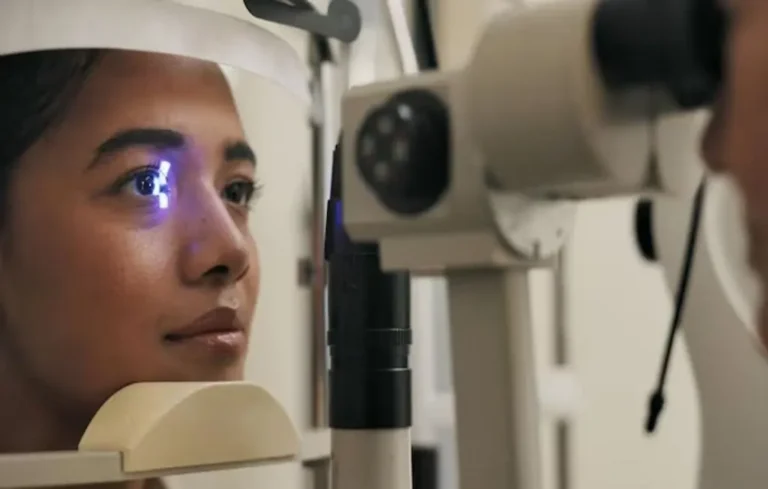 Eye health warning signs