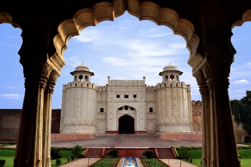 Lahore Fort architecture, History Of Lahore Fort