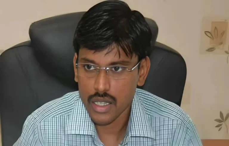 MBBS की डिग्री ली IPS बने फिर IAS बनकर रच दी मिसाल; जानिए कौन हैं पटना DM त्यागराजन? Patna DM Thyagarajan SM Patna DM Thyagarajan SM