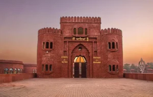सिख इतिहास का वो सच, जिसे देख रोंगटे खड़े हो जाएंगे! खुला Saka Chamkaur theme park Saka Chamkaur theme park, Punjab History