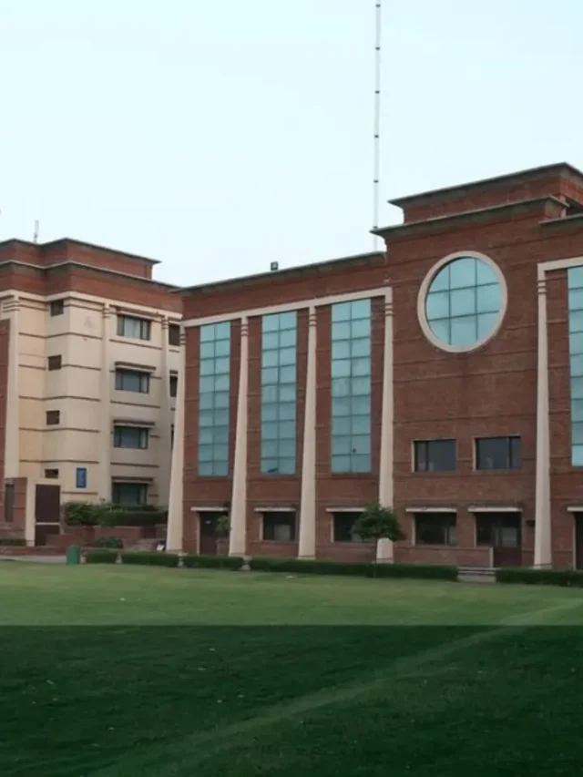 Delhi के सबसे सस्ते इंजीनियरिंग कॉलेज!