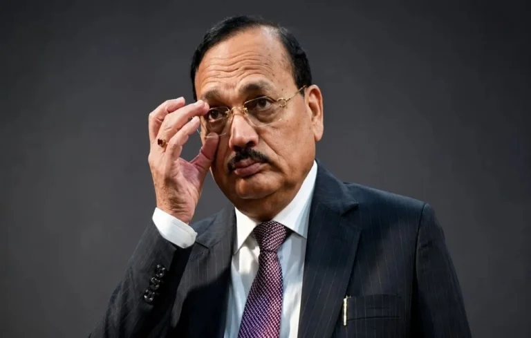 जिन्होंने छात्रों की बात नहीं सुनी, उन्हीं से डिग्री क्यों? CJI सूर्यकांत के न्योते पर NALSAR में बवाल| CJI Surya Kant Controversy CJI Surya Kant Controversy
