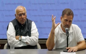 लाल किले के जश्न में नहीं दिखे राहुल-खरगे, उठे सवाल तो BJP-कांग्रेस में छिड़ी नई सियासी जंग| Independence Day 2026 Rahul Gandhi Red Fort absence