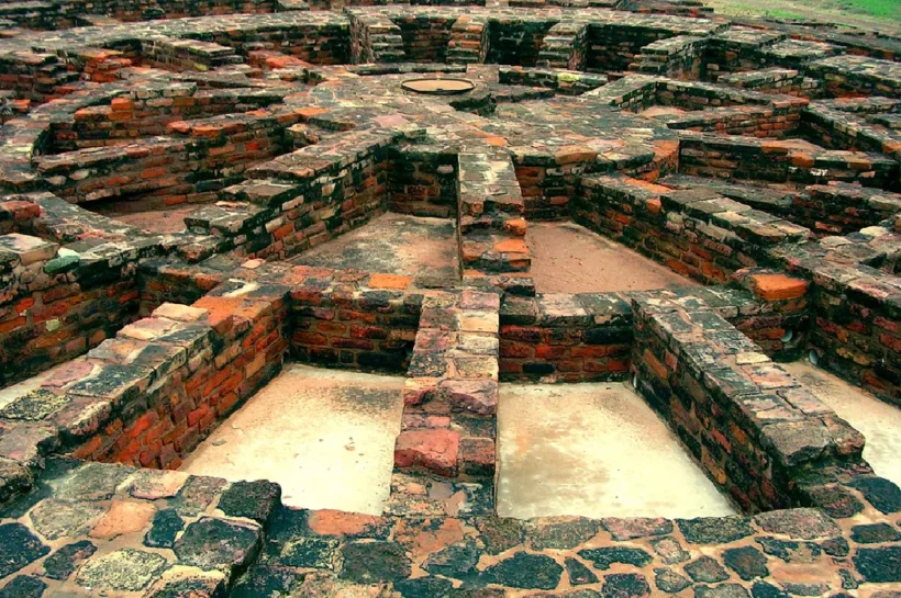 Ucha pind, History