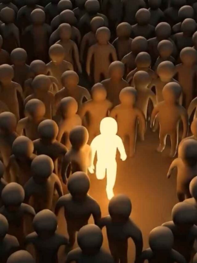 भीड़ में भी दिखना है सबसे जुदा? आज ही बदल लें ये आदतें!