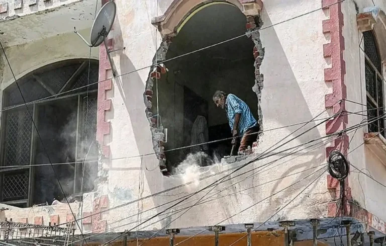 Delhi illegal construction demolition