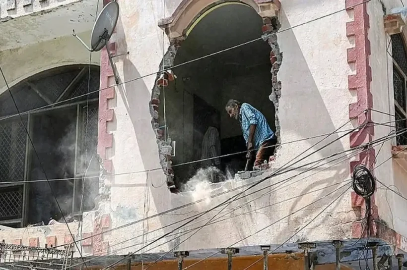 Delhi illegal construction demolition