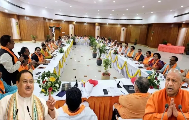 यूपी 2027 का बिगुल! लखनऊ में बीजेपी का 2 घंटे का महामंथन, तैयार हुआ जीत का फुलप्रूफ फॉर्मूला| UP Assembly election 2027 UP Assembly election 2027