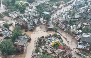 यूपी में बाढ़ का विकराल रूप! प्रयागराज से वाराणसी तक गंगा-यमुना उफान पर, गाजीपुर में ड्रोन से बचीं 2000 जिंदगियां| Mandakini river flood Chitrakoot Mandakini river flood Chitrakoot