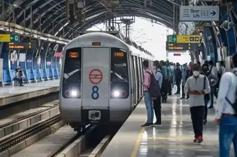 Delhi metro passenger death
