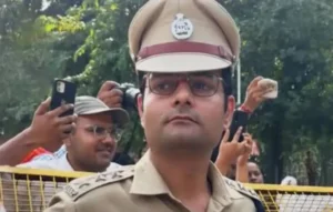 प्रमोशन मिला पर कुर्सी नहीं! जानें क्यों जंतर-मंतर विवाद के बीच ACP Vivek Bhagat का रुका प्रमोशन ACP Vivek Bhagat promotion on hold , ACP Vivek Bhagat promotion on hold