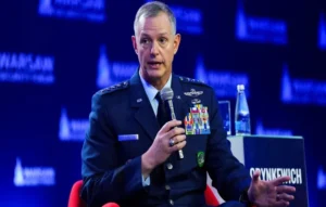 अगर हमला हुआ तो आज रात ही जंग को तैयार हैं… रूस को नाटो कमांडर की खुली चेतावनी| NATO Russia war warning NATO Russia war warning