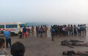 महाराष्ट्र के रायगढ़ में दर्दनाक हादसा, समंदर में गहराई का अंदाजा न होने से डूबे 11वीं-12वीं के 8 छात्र| Pune coaching students drowned Pune coaching students drowned