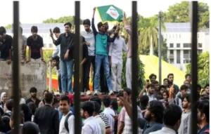 जामिया में 20 साल बाद छात्रसंघ चुनाव को हरी झंडी: सस्पेंशन नोटिस वापस, पर लिखित तारीख मिलने तक अनशन जारी| Jamia students union election Jamia students union election